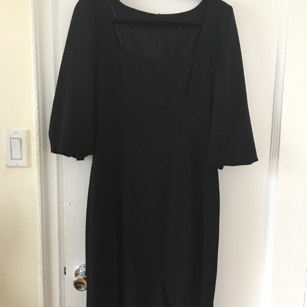 David Meister Black Crepe Bell Sleeve Sheath Dress